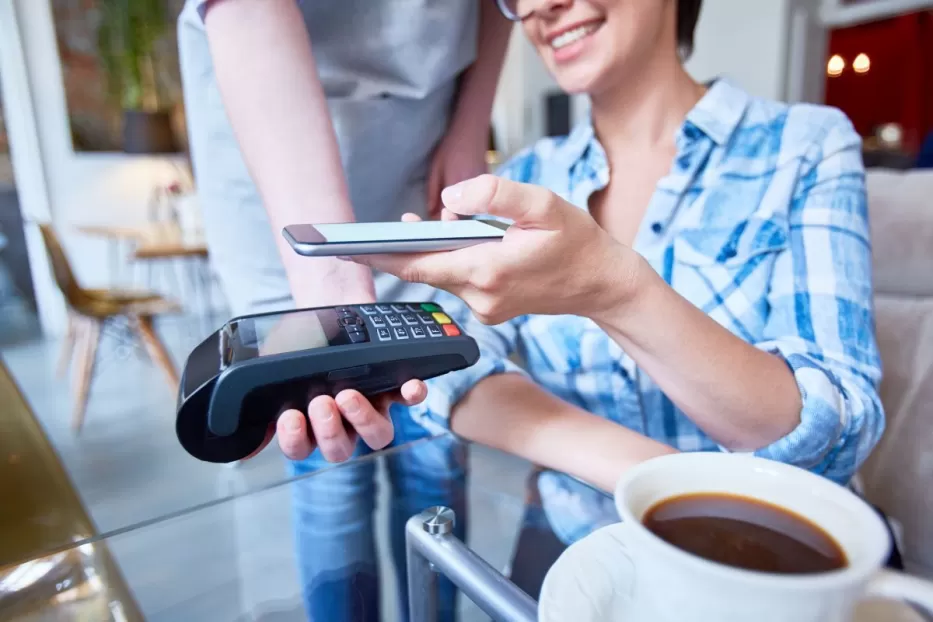 Džiugi naujiena laukiantiems mokėjimų telefonu: „Google Pay“ galėsite išbandyti ir Jūs