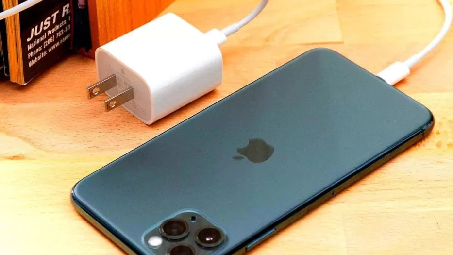 „Apple“ gudrybės niekada nesibaigs: ateityje pasirodantys modeliai su USB-C jungtimi turės netikėtus ribojimus