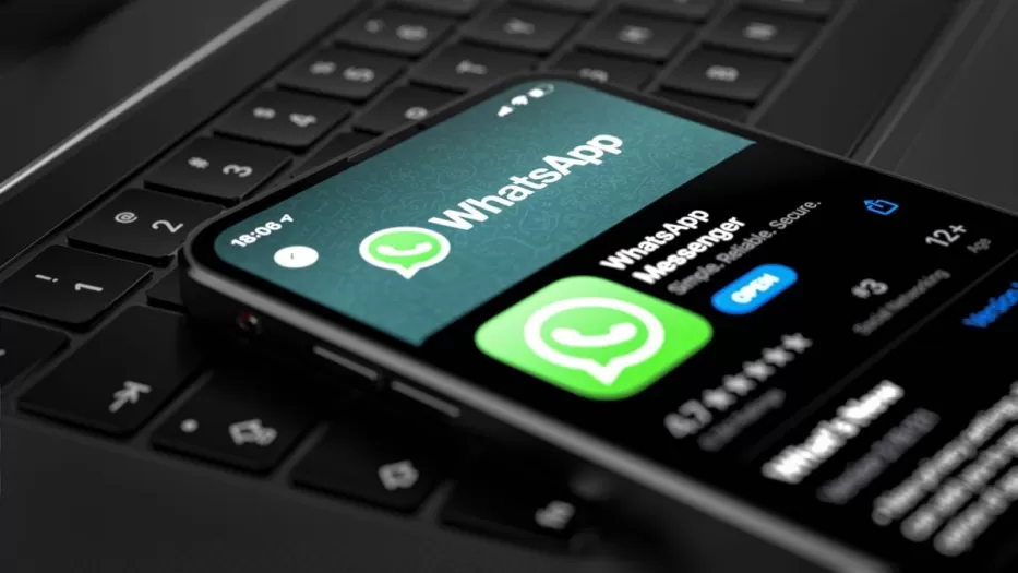 Nauja „WhatsApp“ spraga: programišiai gali užgrobti paskyrą turėdami tik jūsų telefono numerį