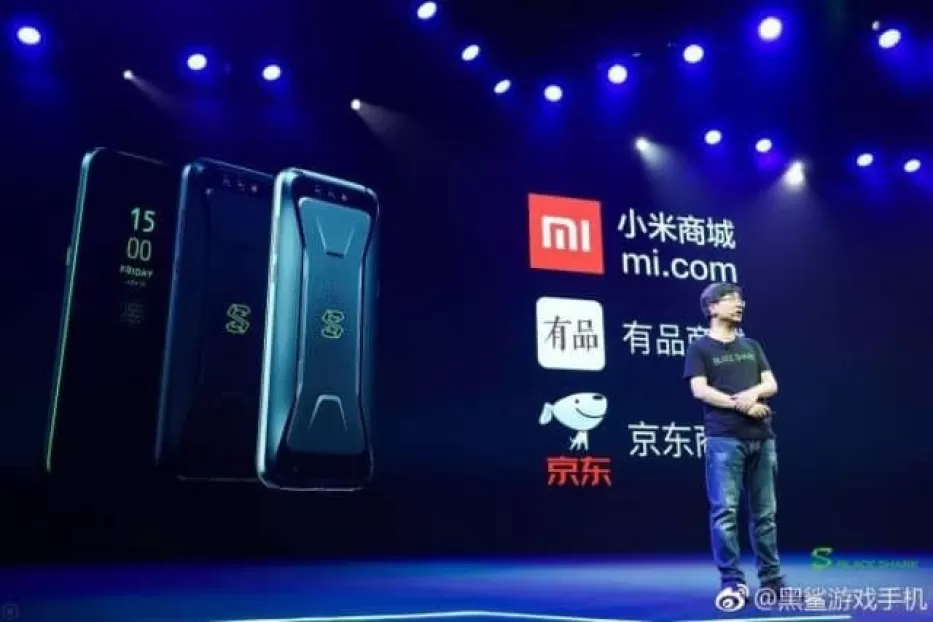 Oficialiai pristatytas „Xiaomi“ kurtas išmanusis telefonas žaidimams