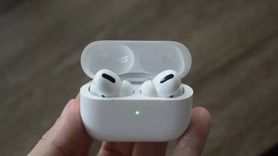 Kažkam labai nepasisekė: Kaune sulaikyta belaidžių „Apple“ ausinių klastočių siunta