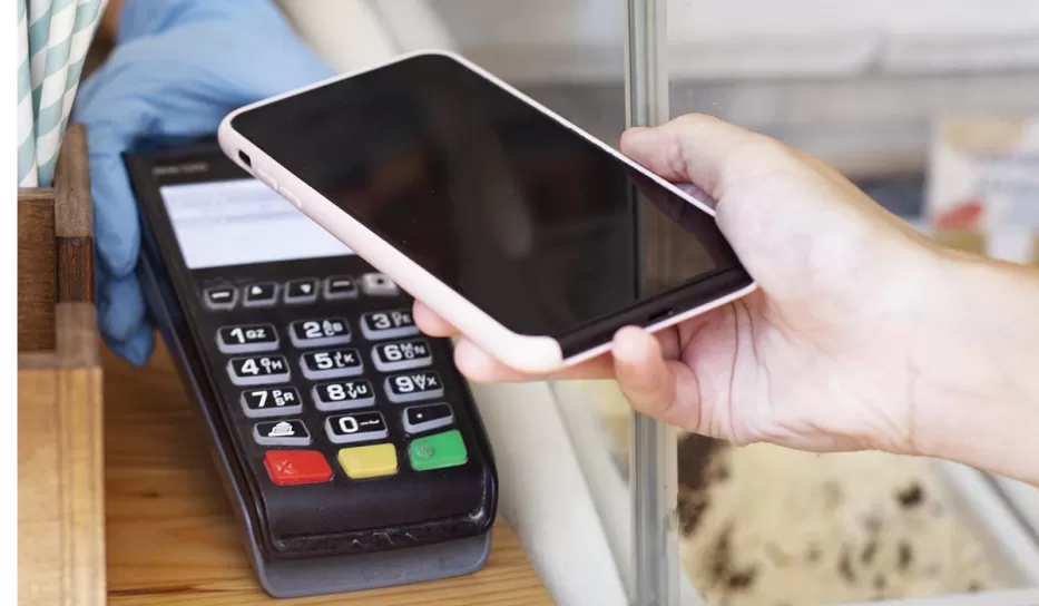 Pamirškite grynuosius ar banko korteles: šiandien mokėjimus galima atlikti tiesiog telefonu ir viskas gerokai paprasčiau nei galvojate