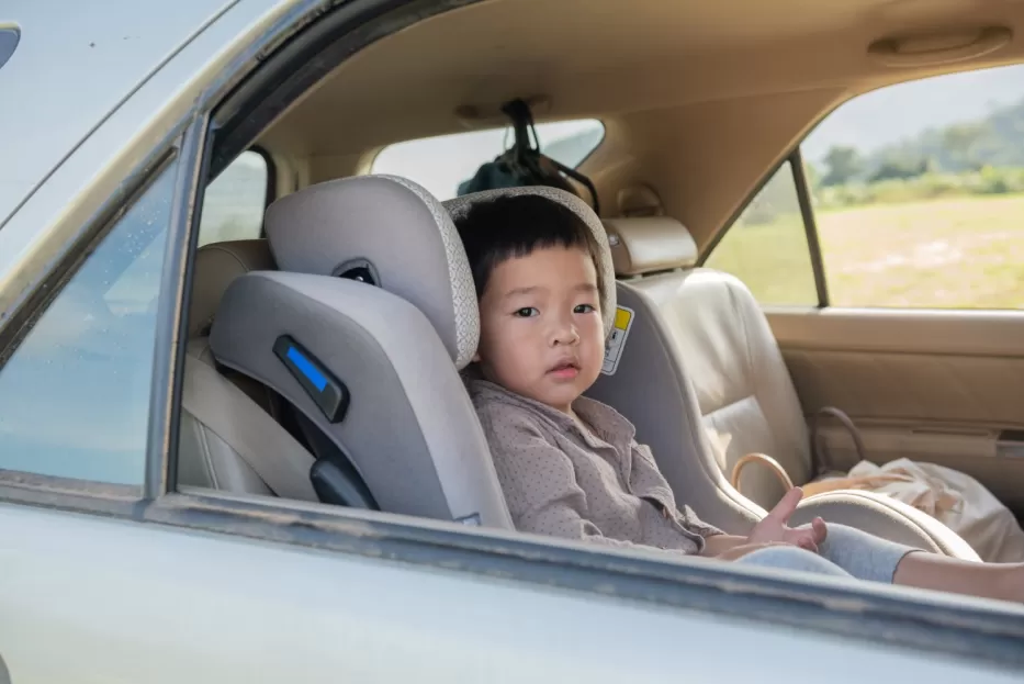 Kuo užimti vaikus keliaujant automobiliu? Išmanios pramogos visai šeimai