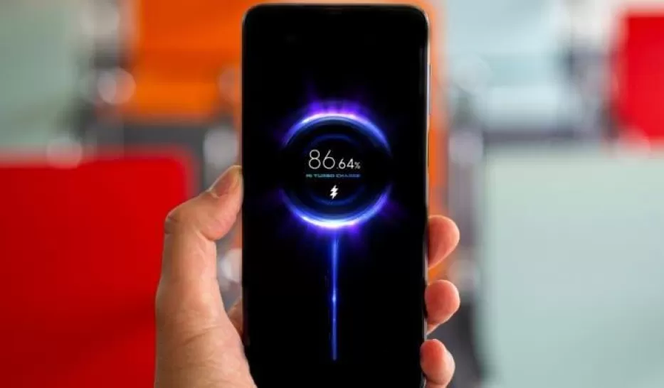 „Xiaomi“ siekia baterijų revoliucijos: pristatytas sprendimas, kuris leis gerokai padidinti jų talpą
