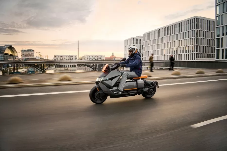 BMW turi įspūdingą naujieną: elektrinė miesto transporto priemonė nustebins daugelį