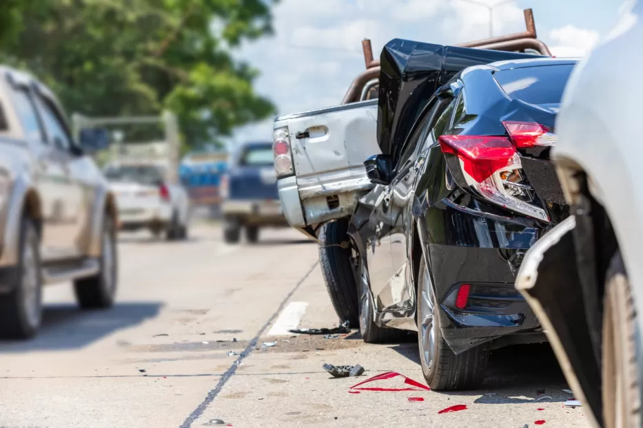 Automobilių avarijos sukelia ne tik stresą: kaip žinoti kada pildyti deklaraciją, o kada laukti policijos?