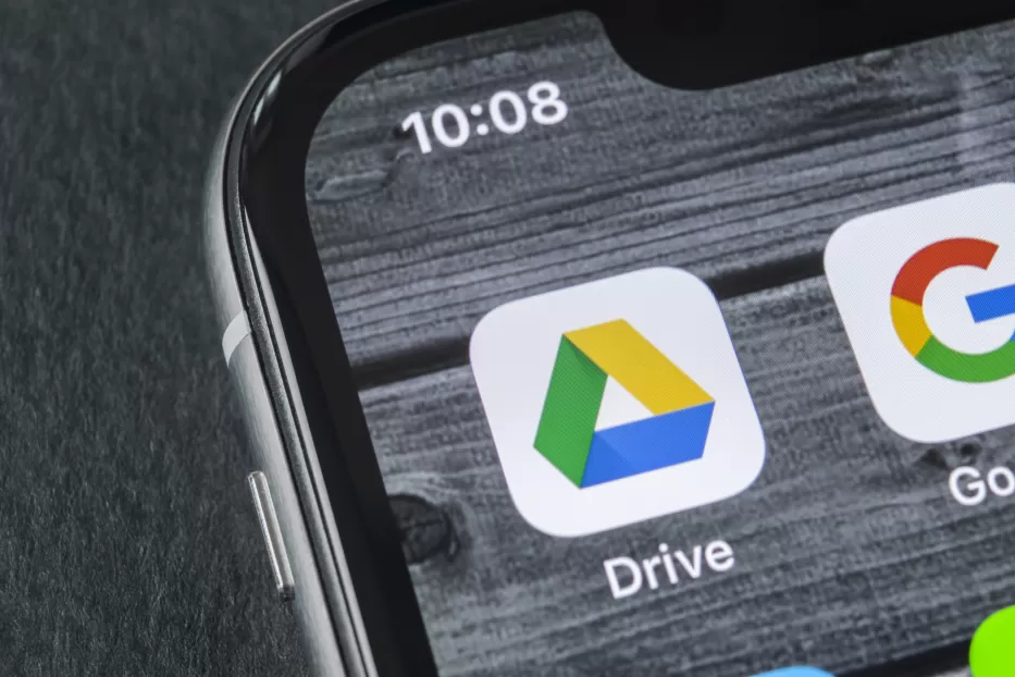 „Google“ susiduria su rimtomis problemomis: sutriko „Google Drive“ platforma, pasipylė vartotojų skundai dėl pradingusių failų