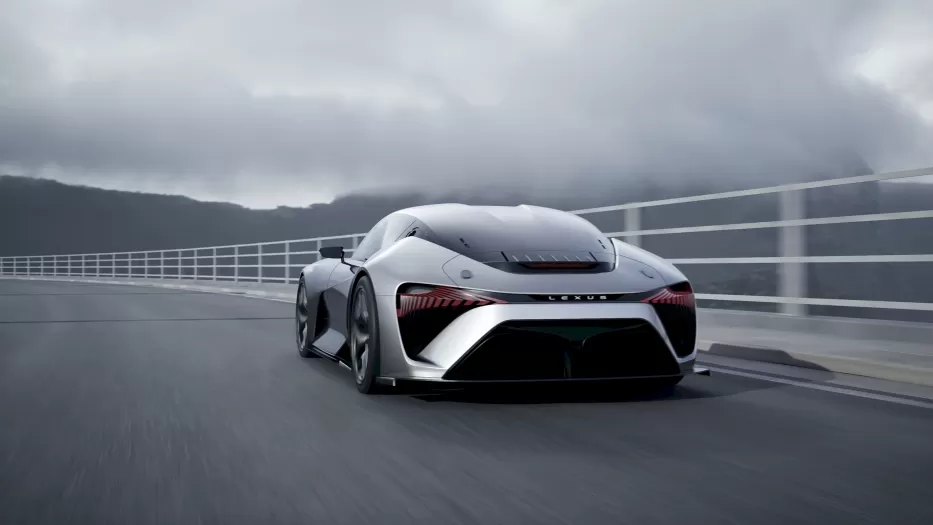 „Lexus“ džiugina gerbėjų akis: pasidalijo ateities sportinio elektromobilio nuotraukomis