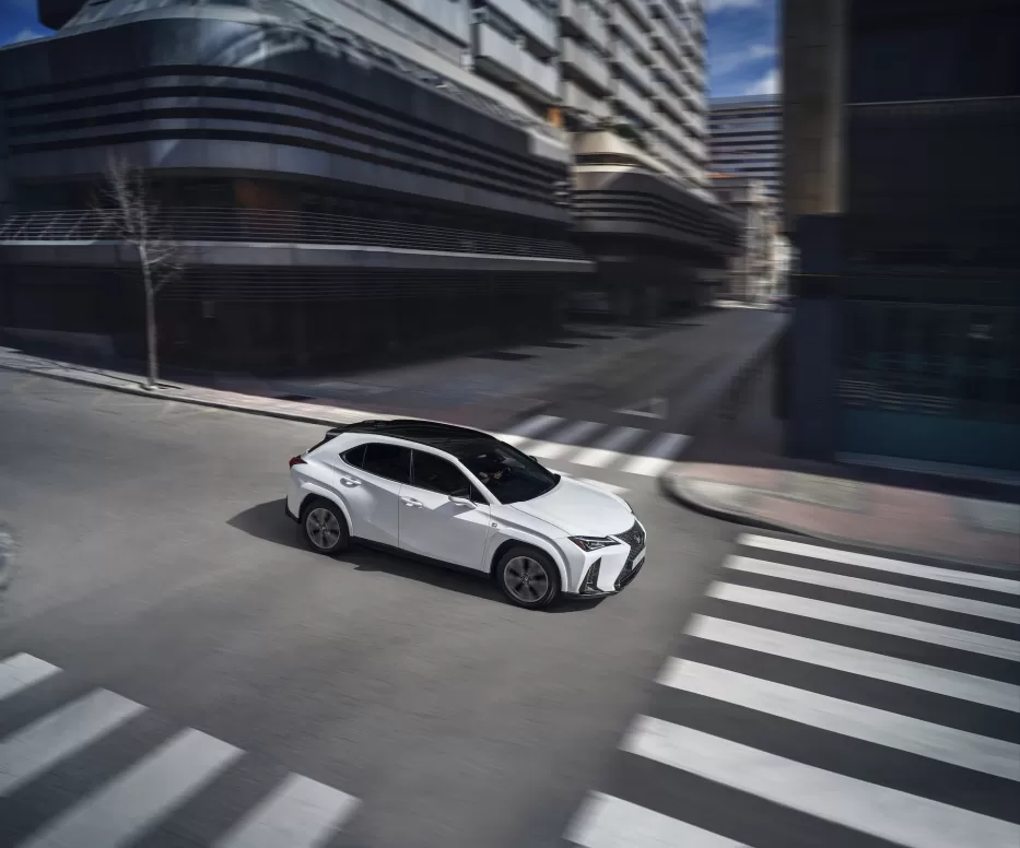 Įspūdingi „Lexus UX 250h“ atnaujinimai: naujos technologijos, patobulintas valdymas ir didesnis pasirinkimas