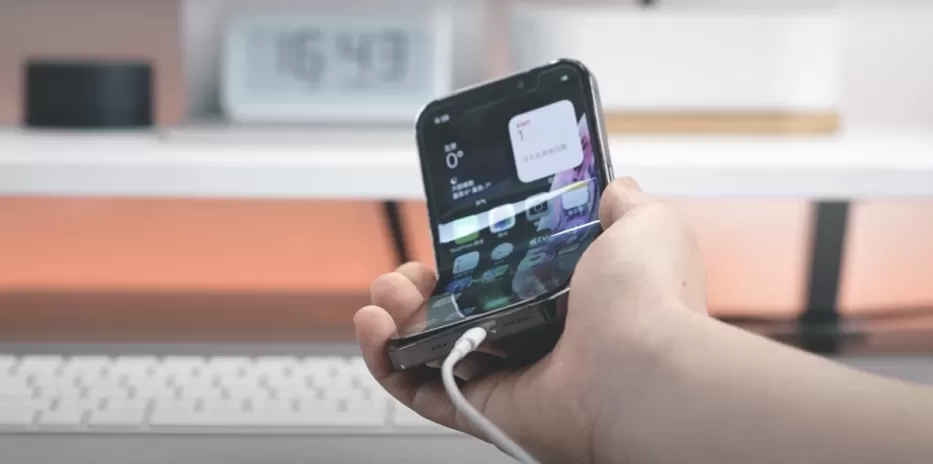 „Apple“ turėtų pasimokėti iš interneto sensacija tapusio vaizdo įrašo: internautai parodė kaip turėtų atrodyti naujas „iPhone“ telefonas