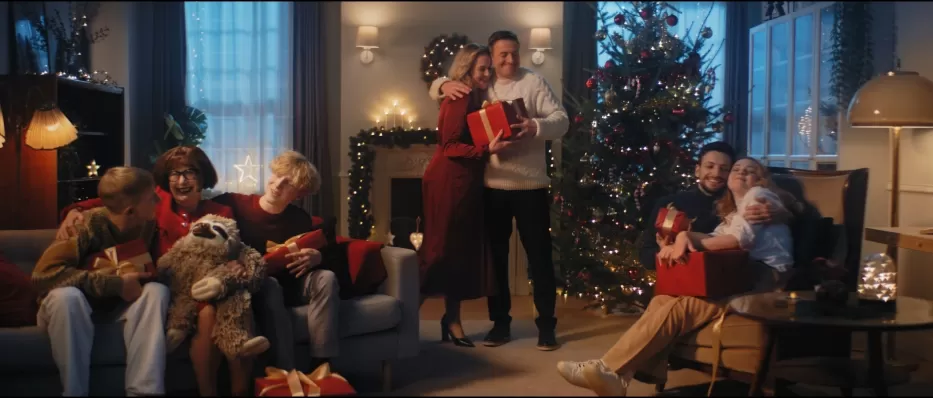 Išvyskite pirmieji: „Tele2“ kalėdinis klipas virto miuziklu pagal „The Roop“ dainą „Discoteque“