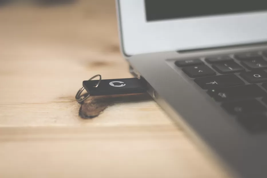 Ekspertas perspėja vengti vienos grubios klaidos naudojant USB: galite ne tik prarasti duomenis, bet ir sugadinti įrangą