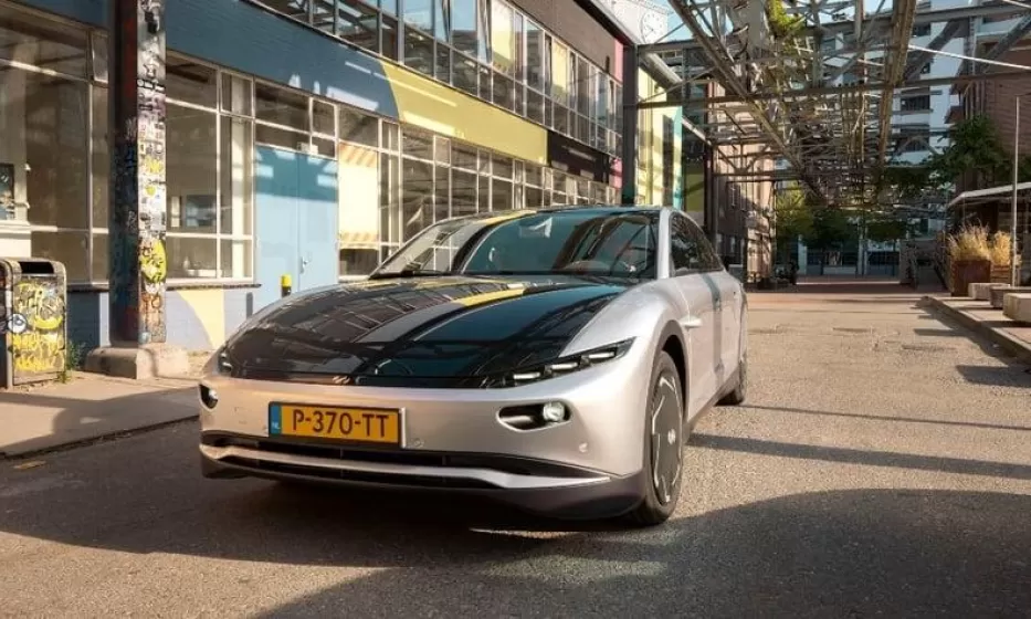 Tokio elektromobilio dar nebūsite matę: olandai jau parduoda modelį, kokio dar nėra buvę, įkrauti nereikės ištisus mėnesius