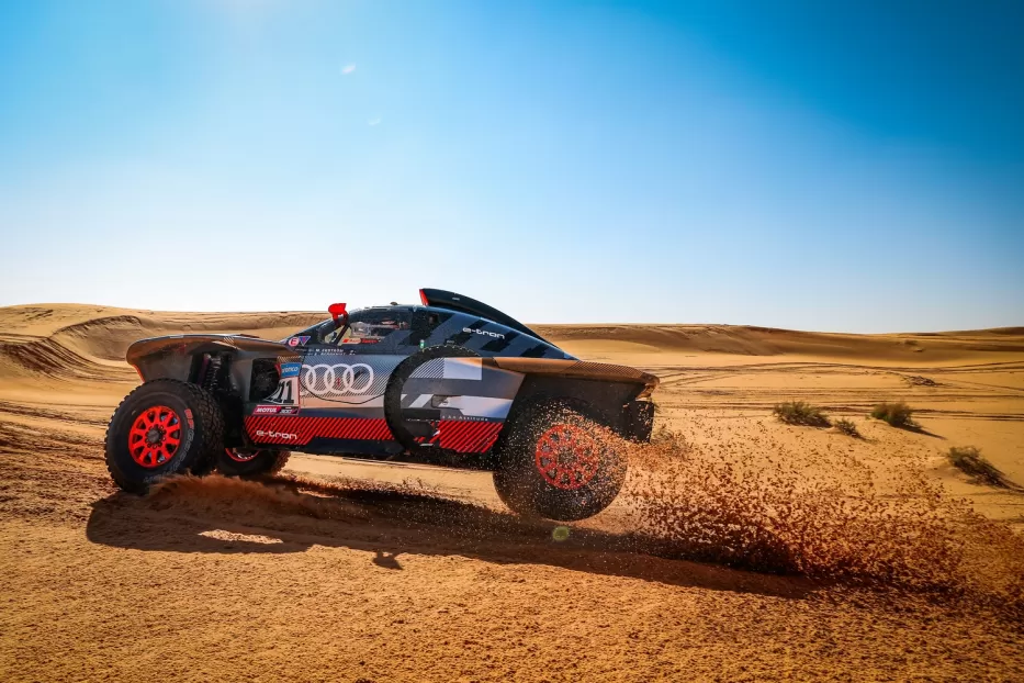 Elektrinių „Audi“ komandų košmaras Dakare – tęsiasi: trasoje sustojo ir švedų duetas, žlugo podiumo viltys