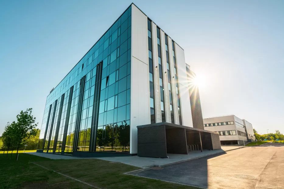„Kongsberg NanoAvionics“ atidarė naują palydovų surinkimo ir kosminių misijų centrą Vilniuje
