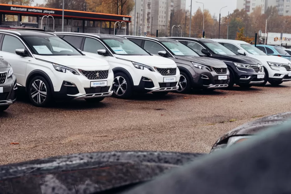 Lietuvoje pastebimas naudotų automobilių rinkos pokytis: rinką keičianti paslauga, kuri išsprendžia nemažai problemų