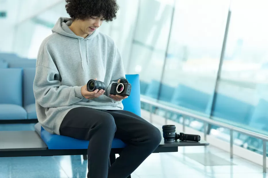 „Sony“ pristatė kamerą video blogeriams: naujoji „ZV-E1“ pasiūlys pažangias technologijas ir kinematografinę vaizdo kokybę