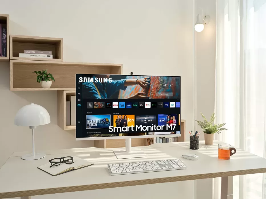 „Samsung“ pristatė 2023 m. išmaniųjų monitorių liniją: svarbūs patobulinimai ir naujos nuotolinio darbo funkcijos
