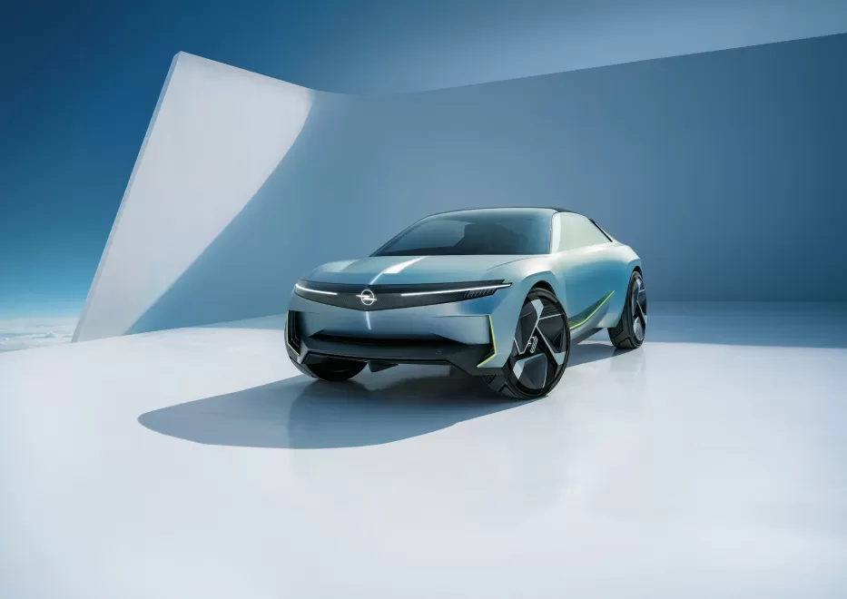 „Opel“ demonstruoja novatorišką automobilių ateitį: pademonstruotas išskirtinis krosoveris, kuris nustebins net ir visko mačiusius