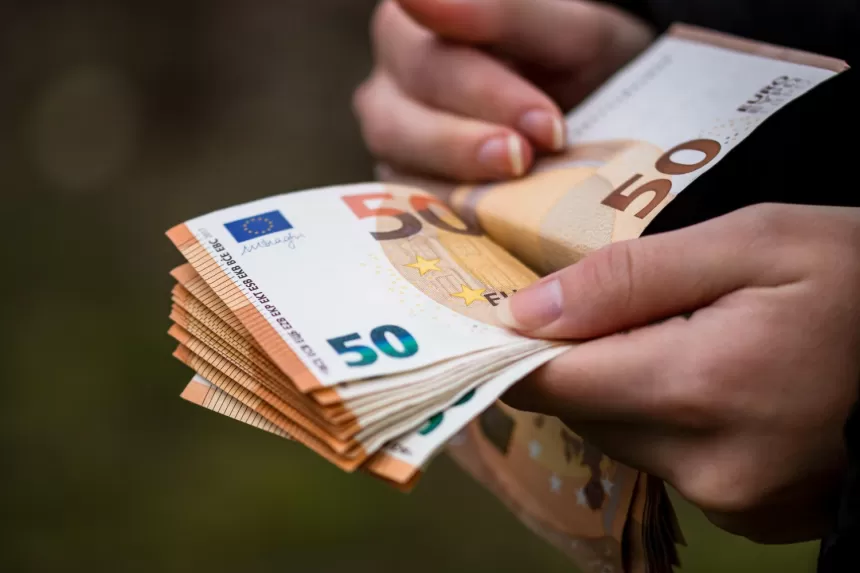 Daugelis mūsų gali papildyti savo pinigines net 300 eurų: „Luminor“ ekspertė pasakė, kaip tinkamai pasinaudoti lengvata ir ką būtina atlikti jau dabar