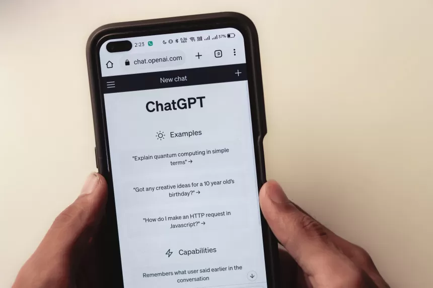 „ChatGPT“ jau turi rimtą konkurentą: sugebės pranokti ir atsakymais, ir saugumu?