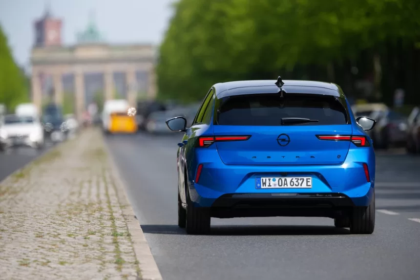 „Opel“ žymi ypatingus metus: pirmą kartą „Opel“ istorijoje kiekvienas modelis turės savo elektrinę versiją