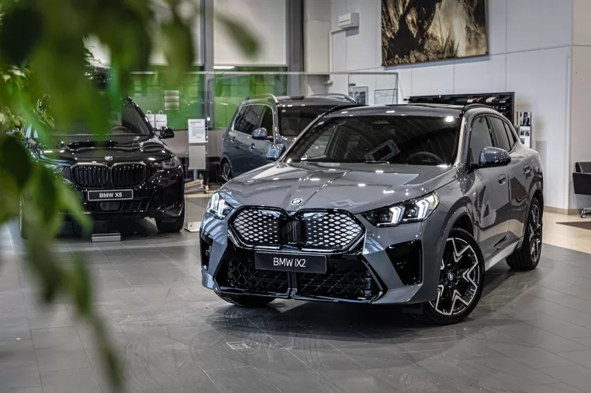 Į Lietuvą atkeliauja dar vienas BMW elektromobilis: naujasis „BMW iX2“ taps jau septintuoju bendrovės elektromobiliu, prieinamu mūsų šalyje
