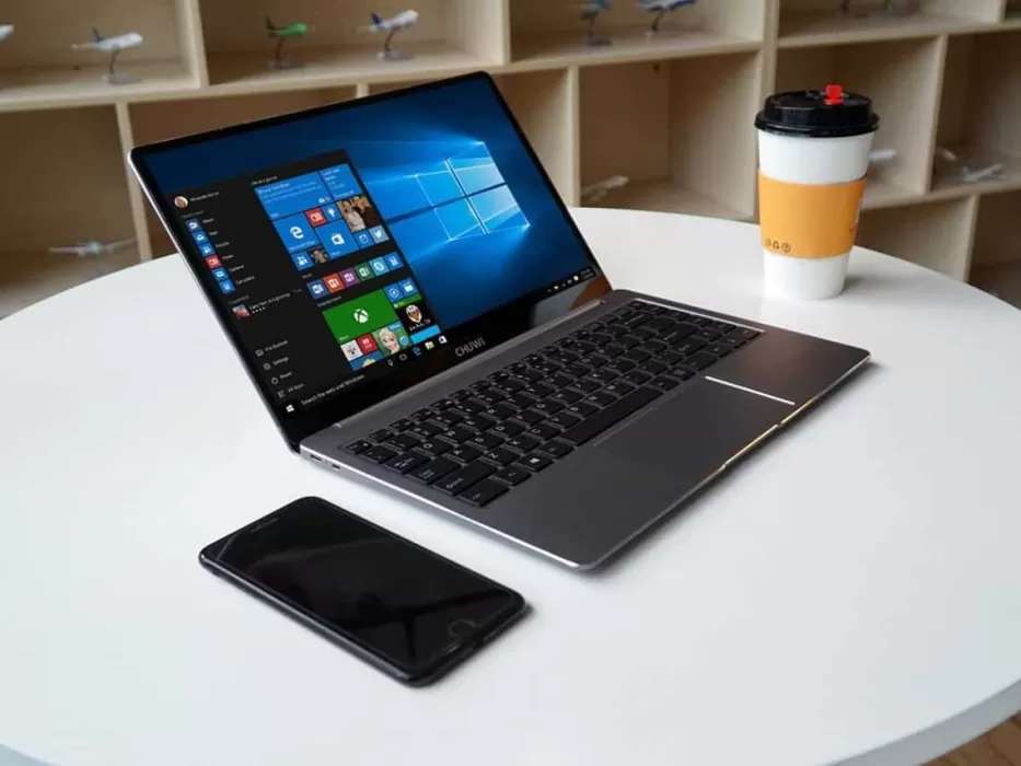 „Chuwi“ skelbia akciją nebrangiam, tačiau itin stilingam „Lapbook Pro“ kompiuteriui
