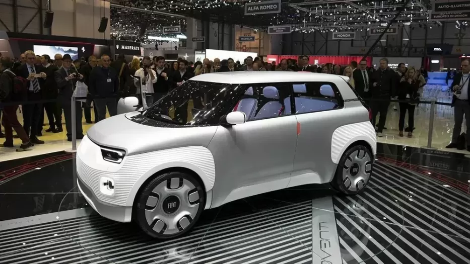 „Fiat“ ruošia daugeliui prieinamą elektromobilį: naujasis modelis mes iššūkį ne tik prancūzų milžinei, bet ir kinams