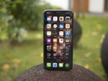 2025 metais „Apple“ gali pristatyti išskirtinį „iPhone“ modelį: pasirodė pirmieji pranešimai apie „iPhone 17 Air“, nustebins itin plonu korpusu