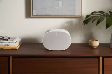 „Sonos“ skelbia geras naujienas: tampa pirmąja „Apple Music“ erdvinio garso partnere