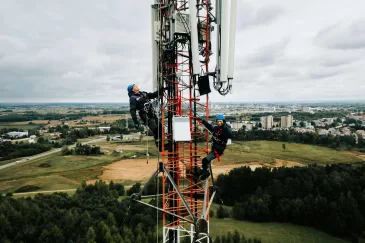 „Telia“ ir „Tele2“ ryšio tinklais naudotis negalės: RRT ikiteismine tvarka išnagrinėjo du su konkurencija rinkoje susijusius ginčus tarp elektroninių paslaugų teikėjų