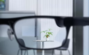 „Oppo“ pademonstravo išplėstinės realybės akinių prototipą: Barselonoje pristatytas produktas aprūpintas dirbtiniu intelektu ir puikiomis savybėmis