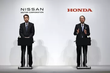 Japonų automobilių milžinės suvienijo savo jėgas: paskelbta apie bendradarbiavimą, kartu kurs naujus elektrinius automobilius