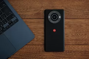„Leica“ pristatė išskirtinį išmanųjį telefoną: debiutavo trečios kartos bendrovės flagmanas su 1 colio sensoriumi ir įspūdingu OLED ekranu