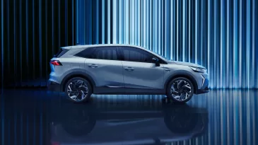 „Renault“ pristato naujieną, priskiriamą šeimos visureigių kategorijai: pristatytas naujasis hibridinis „Symbioz“ modelis