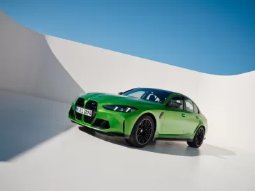 BMW pristato atnaujintus 3 serijos modelius: populiariausi automobiliai sulaukė didelių atnaujinimų, hibridiniai variantai elektra nuvažiuos iki 101 km