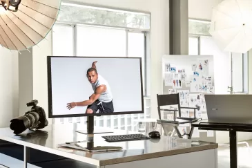 „Samsung“ pristatė naujausius 2024 metų monitorius: ypatingi OLED ekranai ir dar patogesnis naudojimasis, įsigyti galima jau dabar