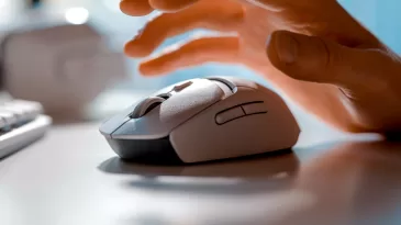 „Logitech G“ pristatė „Lightspeed“ žaidimų pelę: patentuotos technologijos, naujos kartos naujovės ir modernus dizainas užtikrinantis belaidį žaidimą visiems