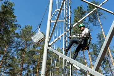 Lietuvą užklupusi galinga audra sutrikdė elektros tiekimą, dėl ko dalyje vietovių buvo paveikta ir ryšio kokybė: nors ryšys veikia, apie 7 proc. „Bitės“ ryšio bokštų vis dar neturi elektros