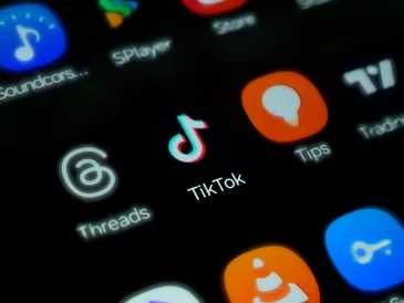 „TikTok“ triukai, kurie gali ženkliai prisidėti prie sėkmingos karjeros: nuo pavyzdingo naujoko iki vadovų numylėtinio