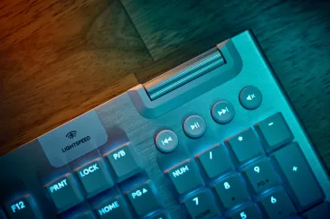 „Logitech G“ pristato naujos kartos „Pro“ serijos peles ir klaviatūrą, pademonstruota ir pažangiausia kada nors sukurta žemo profilio žaidimų klaviatūra