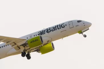 „airBaltic“ šiemet ir toliau demonstruoja puikius rezultatus, nuolat fiksuodama naujus rekordus: rugsėjį pasiekė naujus keleivių, skrydžių ir apkrovos koeficiento rekordus