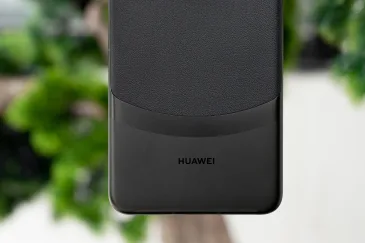 Naujųjų „Huawei“ flagmanų pristatymas – dar šį mėnesį: technologijų bendrovės vadovas paskelbė, kada debiutuos „Mate 70“ serijos išmanieji telefonai