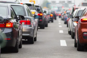 Kompiuteriai ir telefonai yra santykinai pigūs, o specifinė įranga ar automobiliai gali būti brangūs: smulkaus verslo rebusas - automobilius pirkti, nuomotis ar naudotis abonementu?