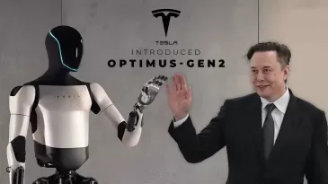 „Tesla“ pradės naudoti nedidelį kiekį „Optimus“ robotų savo vidinėms operacijoms, jie greitai padės surinkinėti naujausius bendrovės elektromobilius
