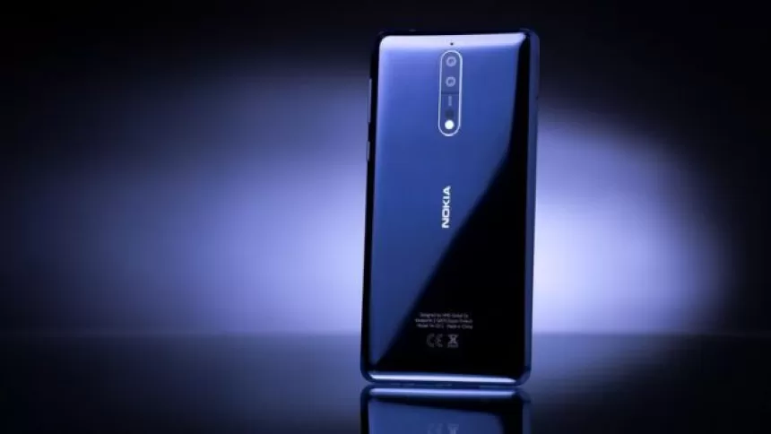 „HMD Global“ ketina prikelti prestižinį „Nokia 8 Sirocco“ prekinį ženklą