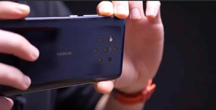 „Nokia“ flagmanui nepadėjo ir 5 kameros – specialistai įvertino „Nokia 9 Pureview“ kamerų galimybes