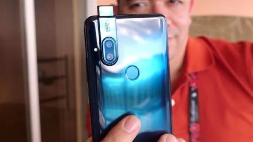 „Motorola“ ruošia dar du telefonus: daugėja informacijos apie „One Fusion“ serijos įrenginius