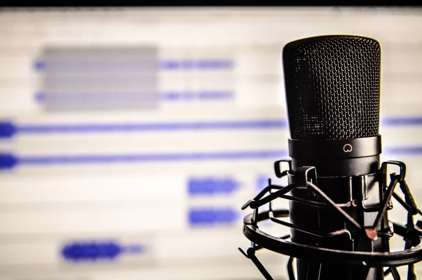 Garso įrašymo istorija: nuo kalbėjimo į „ragą“ iki balso pavertimo tekstu